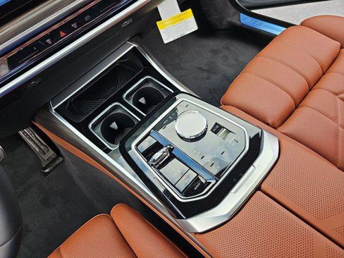 New 2026 BMW 750e xDrive w/ Executive Package image 25