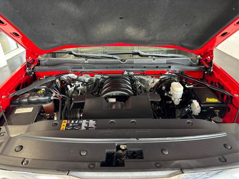 Used 2017 GMC Sierra 1500 Pickup 2D 8 ft image 11