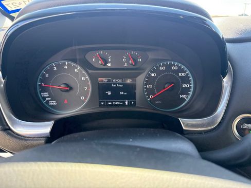 Used 2023 Chevrolet Traverse LT FWD image 17