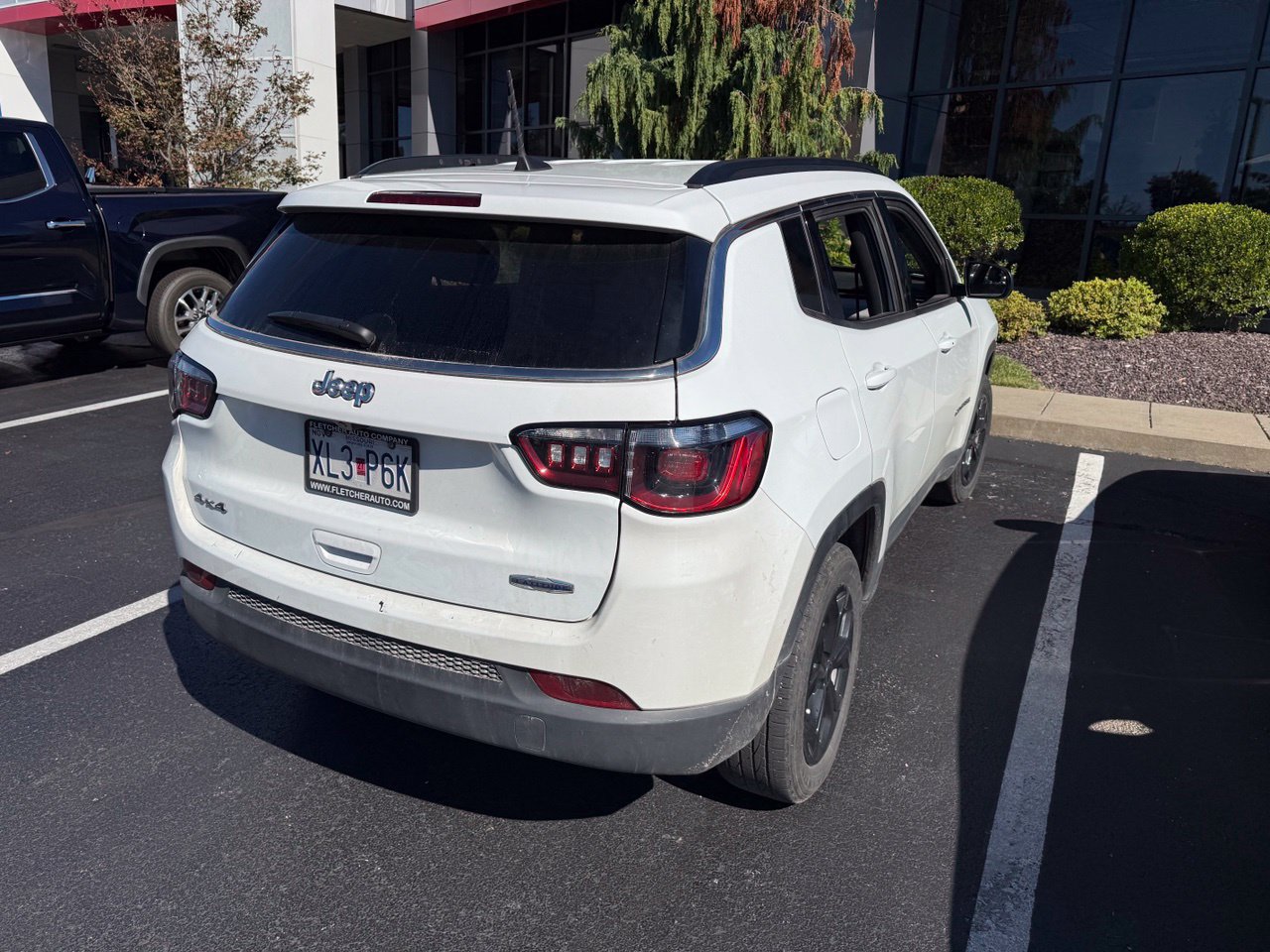 Used 2025 Jeep Compass Latitude AWD/4WD image 8