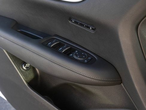 Used 2024 Cadillac XT6 Luxury image 12