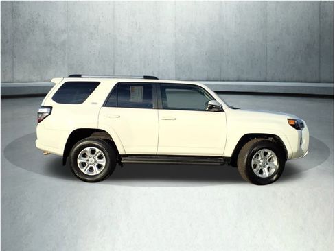 Used 2020 Toyota 4Runner SR5 Premium image 28
