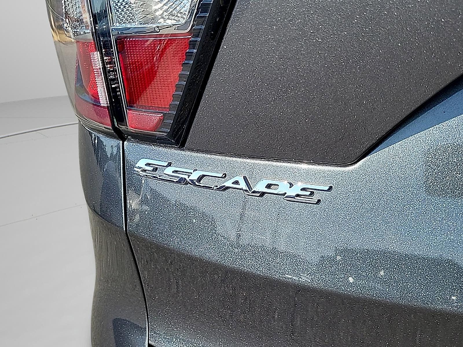 Used 2017 Ford Escape SE w/ Equipment Group 201A AWD/4WD image 26