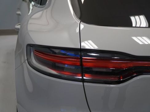 Certified 2026 Porsche Macan AWD/4WD image 6