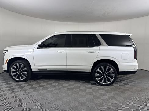 Used 2025 Cadillac Escalade Premium Luxury Platinum AWD/4WD image 2