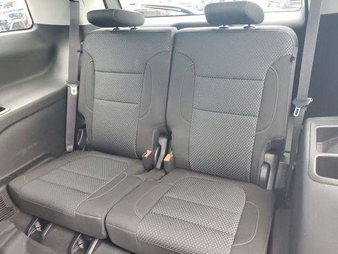 Certified 2023 GMC Acadia SLE w/ Driver Convenience Package image 8