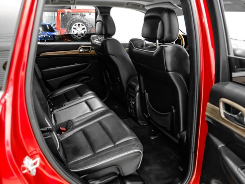 Used 2013 Jeep Grand Cherokee Overland w/ Advance Technology Group AWD/4WD image 32