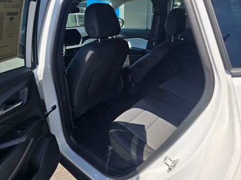 Used 2024 Chevrolet Trax LT FWD image 26