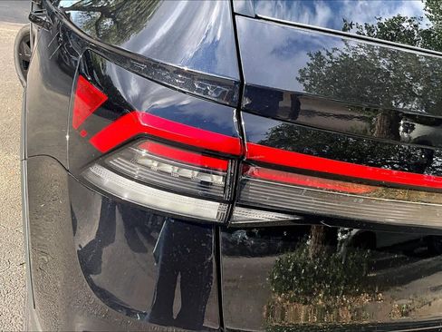 New 2026 Volkswagen Taos SE FWD image 14