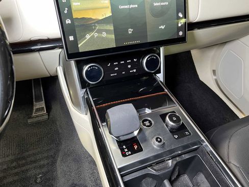 Used 2023 Land Rover Range Rover SE image 30