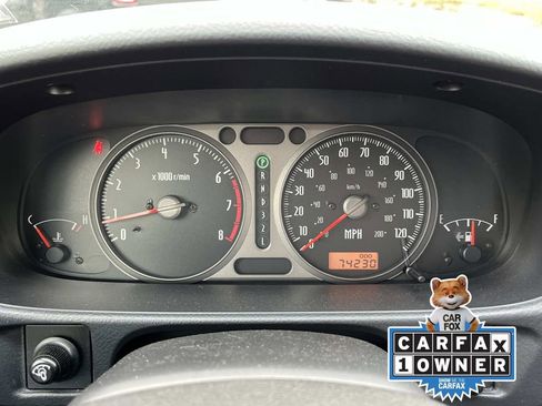 Used 2003 Isuzu Axiom S image 31