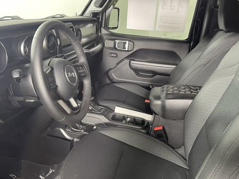 Used 2019 Jeep Wrangler Sport AWD/4WD image 10
