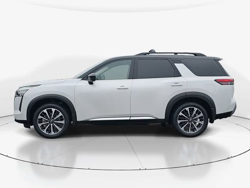 New 2026 Nissan Pathfinder Platinum FWD image 8