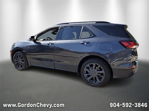 Certified 2022 Chevrolet Equinox RS w/ Infotainment Package image 3