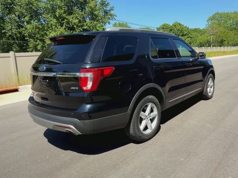 Used 2016 Ford Explorer XLT w/ Equipment Group 202A AWD/4WD image 8