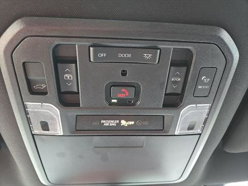 Certified 2024 Toyota Sequoia Platinum image 34