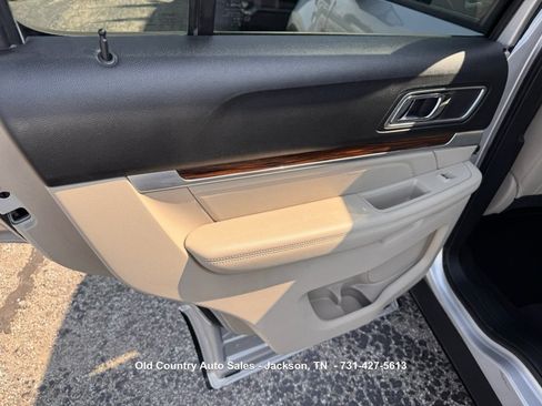 Used 2019 Ford Explorer Limited w/ Ford Safe & Smart Package AWD/4WD image 23