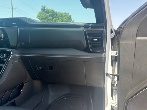 Used 2024 GMC Sierra 2500 AT4X AWD/4WD image 10