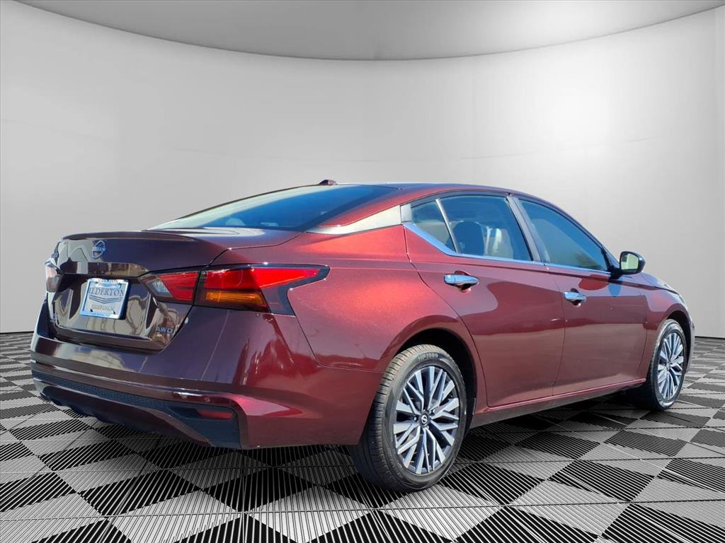 Used 2025 Nissan Altima 2.5 SV AWD/4WD image 28
