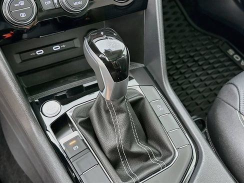 Certified 2024 Volkswagen Taos SEL AWD/4WD image 28