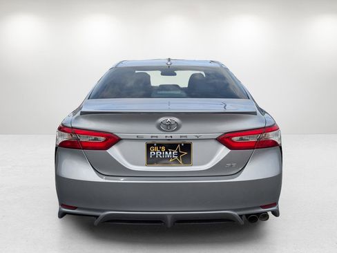 Used 2020 Toyota Camry SE image 6