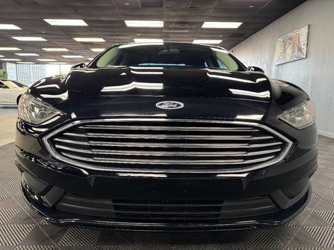 Used 2018 Ford Fusion SE w/ Fusion SE Technology Package image 3