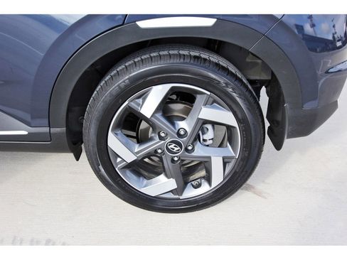 Used 2025 Hyundai Venue Limited FWD image 29