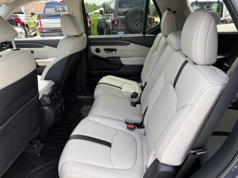 Certified 2026 Honda Pilot Touring image 17