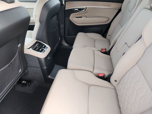New 2026 Volvo XC90 T8 Plus w/ Protection Package Premier AWD/4WD image 19
