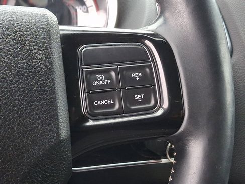 Used 2019 Dodge Grand Caravan SE image 22