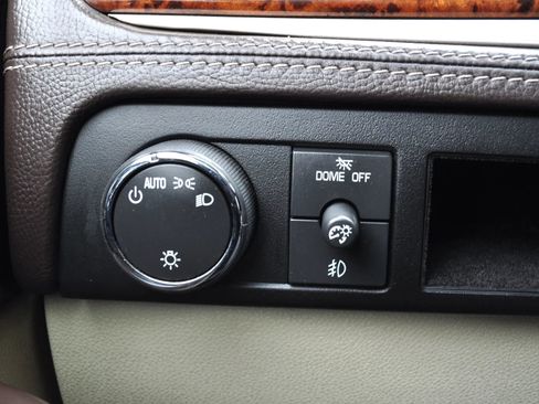 Used 2013 Cadillac Escalade Platinum image 14