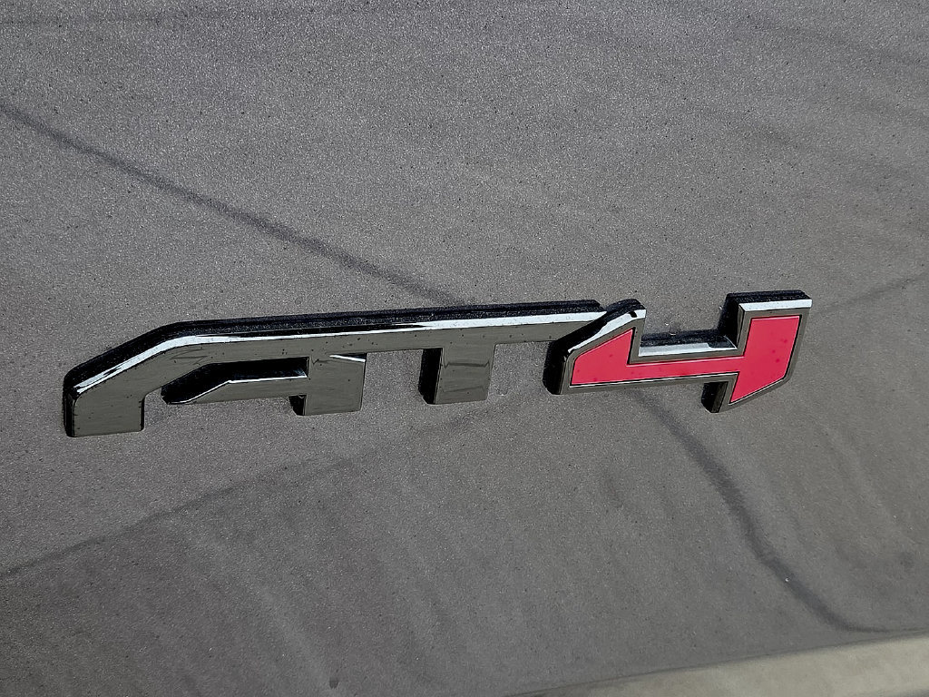 Used 2023 GMC Yukon AT4 w/ AT4 Premium Plus Package AWD/4WD image 10