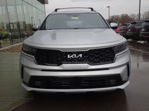 Used 2023 Kia Sorento SX Prestige image 7
