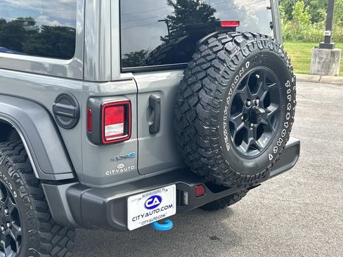 Used 2023 Jeep Wrangler Unlimited w/ Sun & Screen Package AWD/4WD image 13
