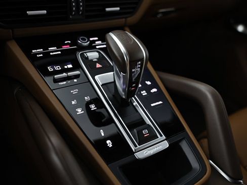 Certified 2023 Porsche Cayenne Turbo S AWD/4WD image 41