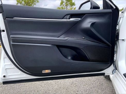 Used 2022 Toyota Camry XSE w/ Cold Weather Package image 21