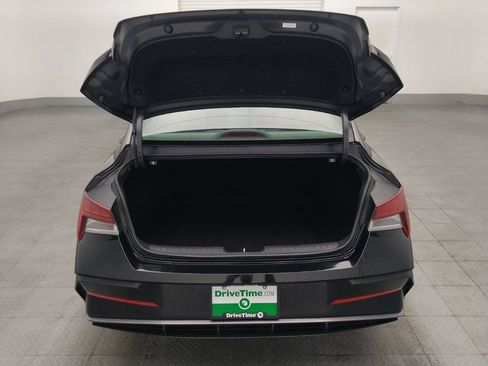 Used 2025 Hyundai Elantra SEL FWD image 29