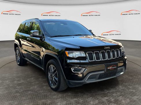 Used 2017 Jeep Grand Cherokee Limited AWD/4WD image 5