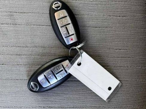 Used 2015 Nissan Quest SV image 24