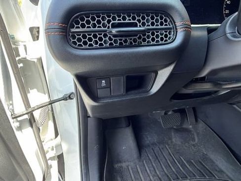 Used 2024 Honda HR-V Sport image 31