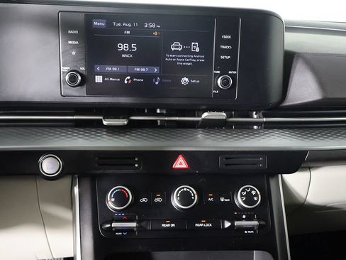 Used 2022 Kia Carnival LX FWD image 41