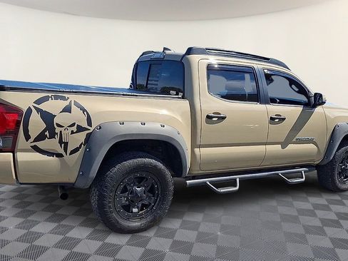 Used 2018 Toyota Tacoma TRD Sport RWD image 8