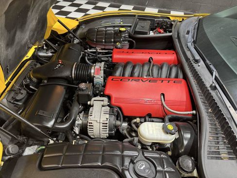 Used 2004 Chevrolet Corvette Z06 w/ Memory Package RWD image 5