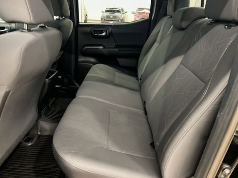 Used 2017 Toyota Tacoma TRD Off-Road w/ Tow Package (A/T) image 25