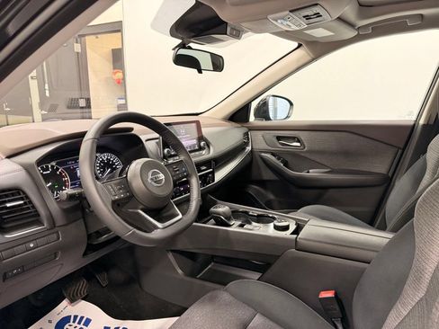 Used 2021 Nissan Rogue SV AWD/4WD image 11