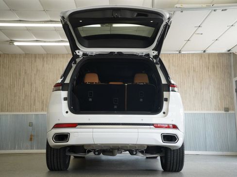 Used 2025 Jeep Grand Cherokee Summit AWD/4WD image 40
