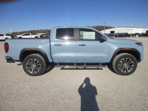 New 2026 GMC Canyon Denali image 3