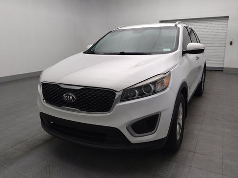 Used 2018 Kia Sorento FWD image 15