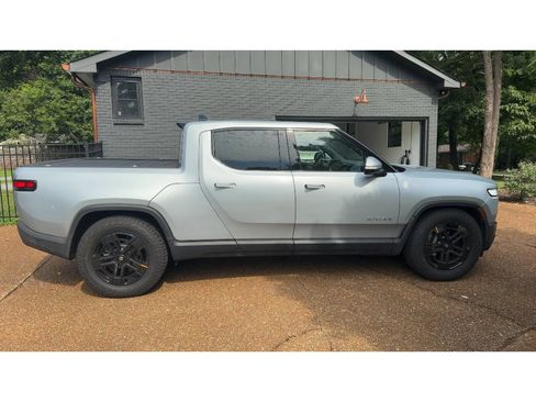 Used 2024 Rivian R1T Adventure AWD/4WD image 3