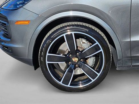 Used 2023 Porsche Cayenne S image 24
